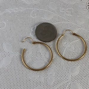 Vintage Accessories - 14 Karat all Yellow Gold 0.9 Inch Hoop Earrings Vintage Accessories - 14 Karat all Yellow Gold 0.9 Inch Hoop Earrings